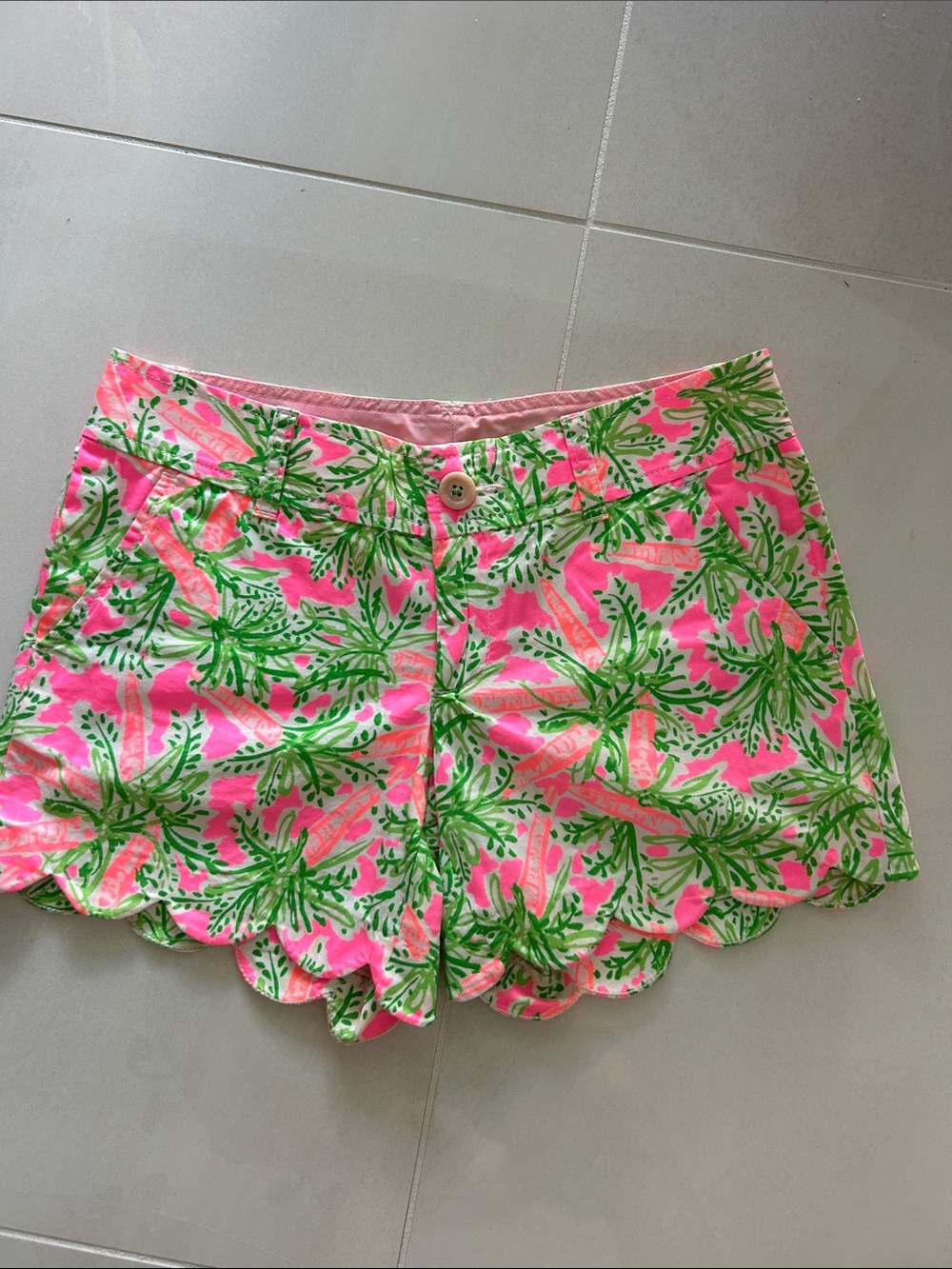 Lilly Pulitzer Cotton Pink and Green Scalloped Buttercup Shorts